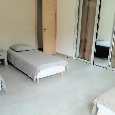 Villa Gecko * 萨里索伦札拉